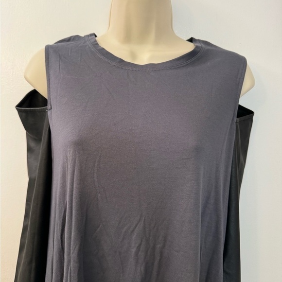 BCBG Max Azria Women’s Cold Shoulder Long Sleeve Top “Judson” Size XS NWT - Picture 4 of 10
